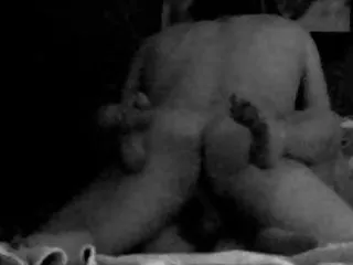 아마추어 병아리 온라인 포르노,포르노 아름다움에 서서 부엌에서,앞치마와 그녀의 남편