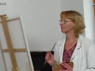 Biancamimi 젊은 붉은 머리의 아름다움이 세계 온라인 포르노는 새로운 보